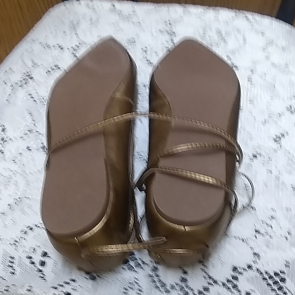 Women's Flats - Picture 2 of 2